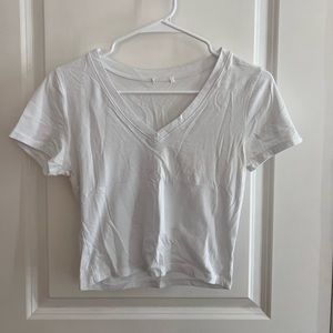 Cropped white v neck shirt